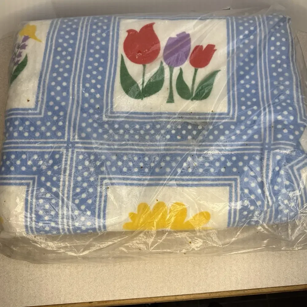 New Vintage Butterfly and Flower Patch 100% Polyester Blanket 80